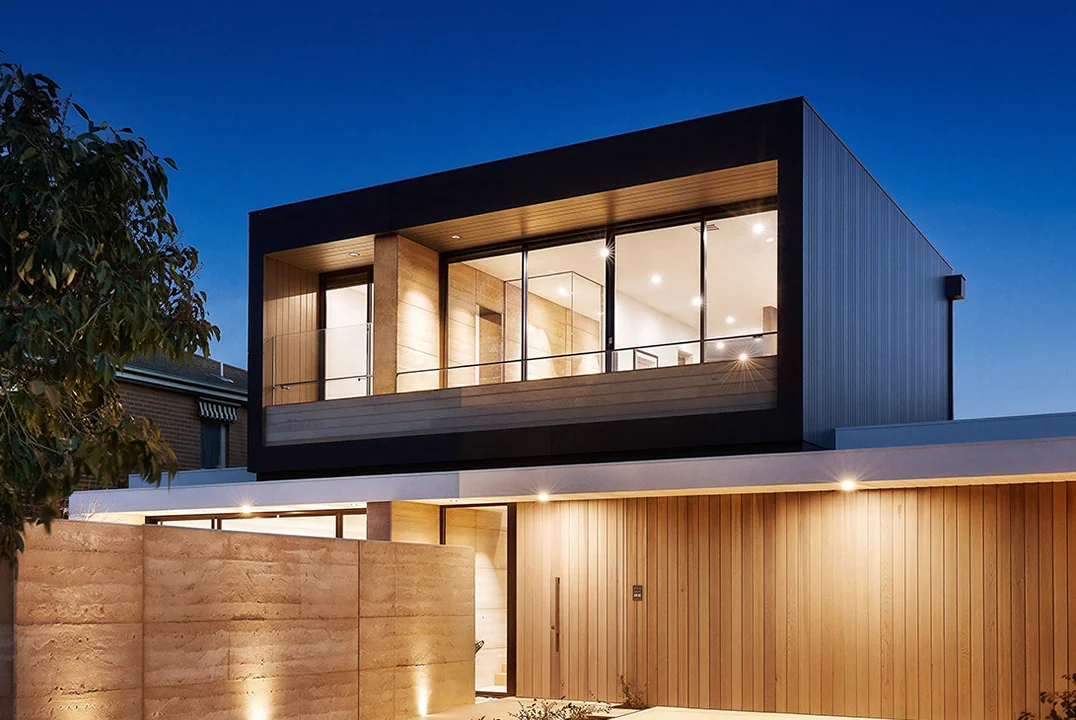 Modern home with off-grid battery storage